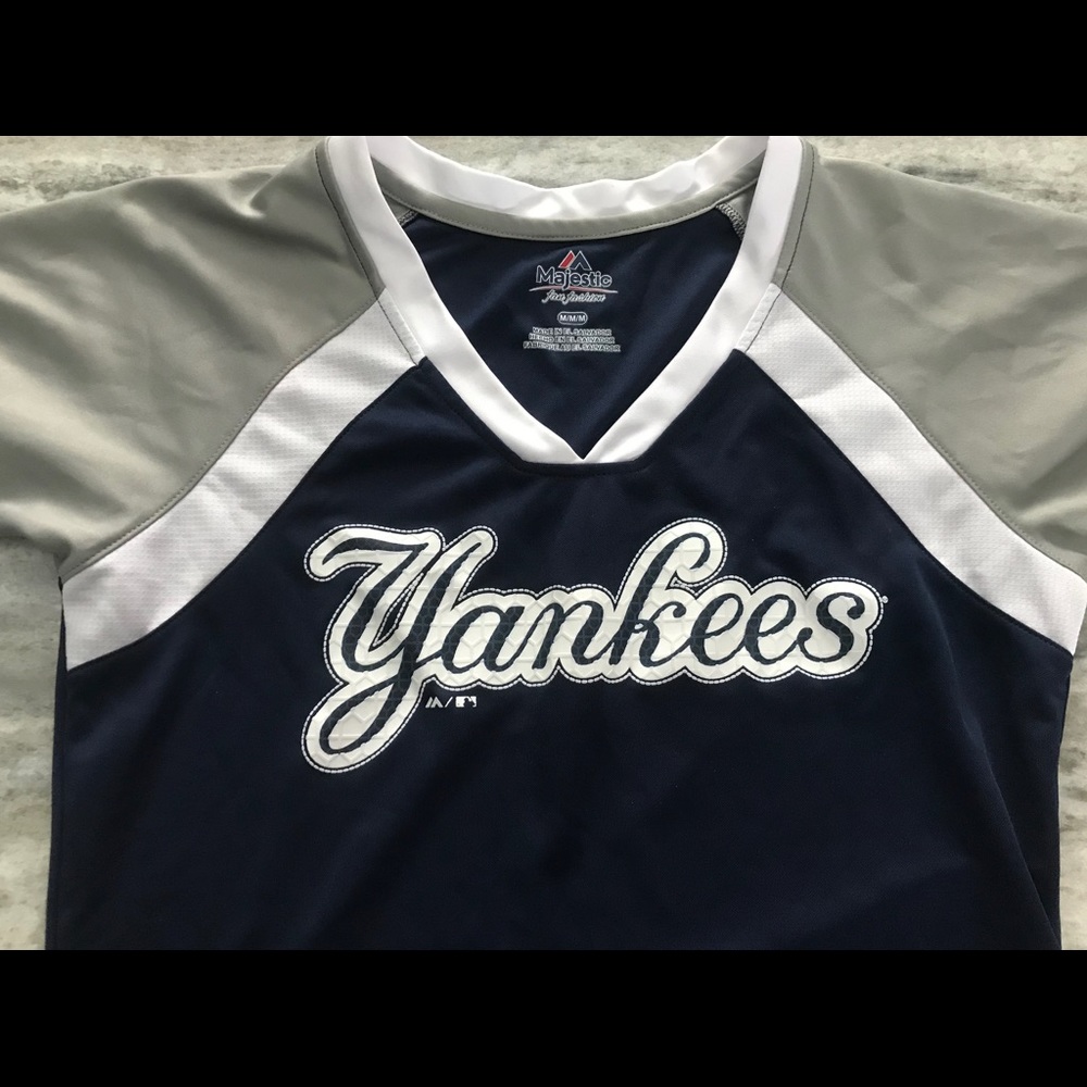 NY Yankees women’s t shirt